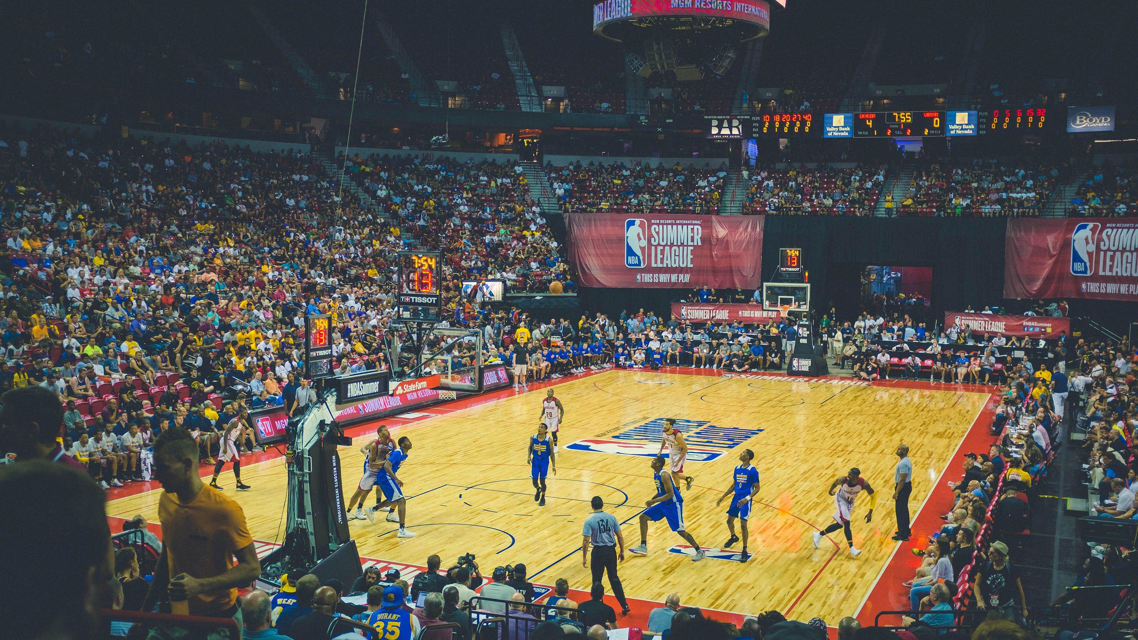 超越·爱公益行动武汉温情启航 三级联赛携手传递体育正能量