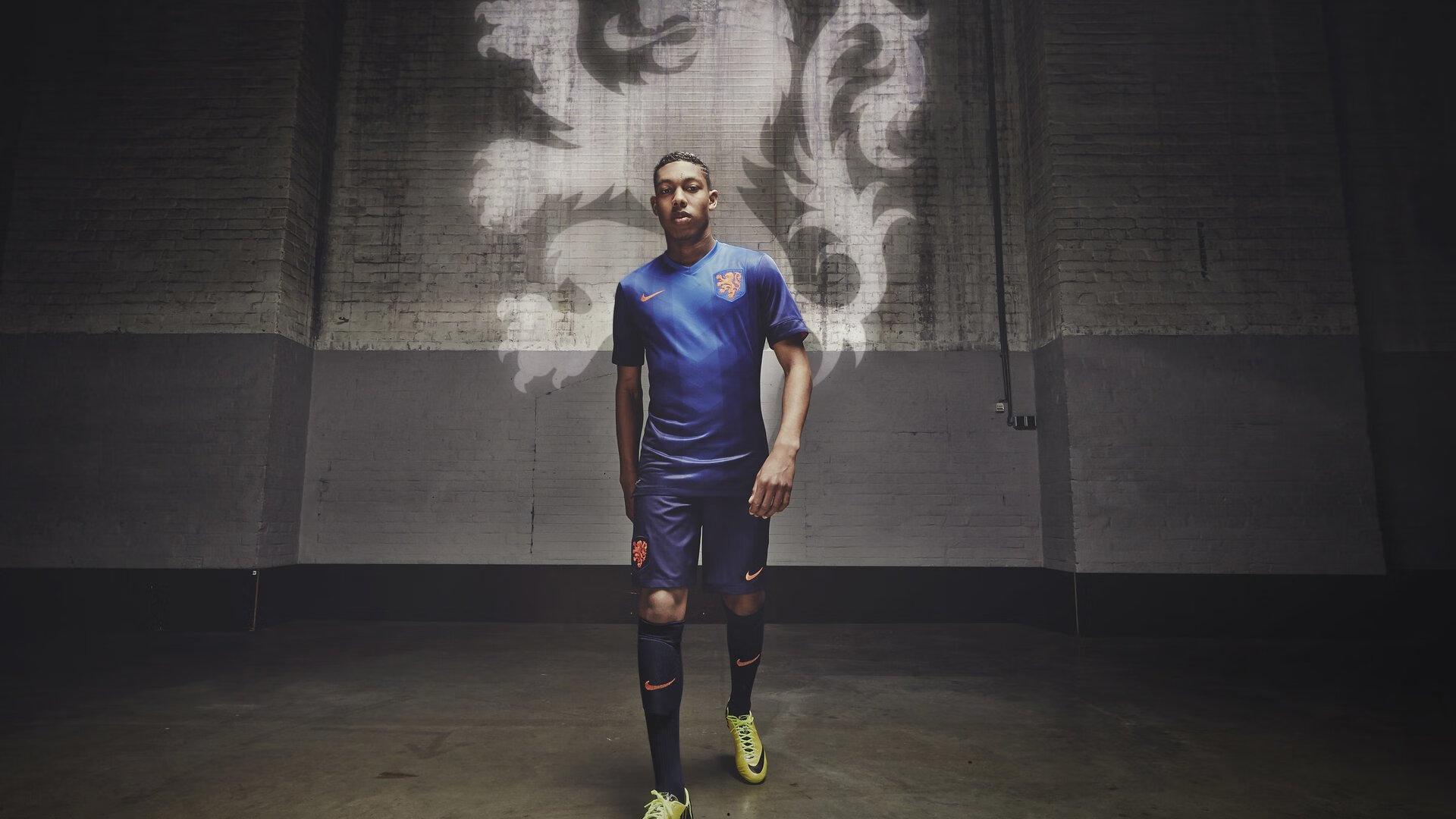 铁走鹏来国足新阵浮出水面 抢开局与高空优势或成破局关键